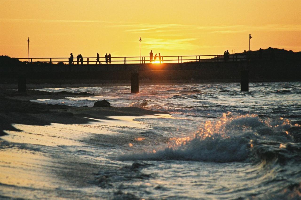 Balkon, Gratis Nutzung Vom Ahoi Erlebnisbad Und Sauna In Sellin- Meeresblick Fewo 59 ゲーレン エクステリア 写真